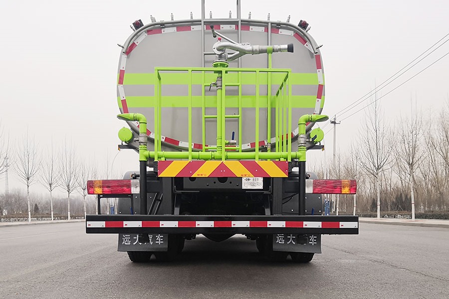 16方灑水車YYD5252GSSCA6(后防護(hù))