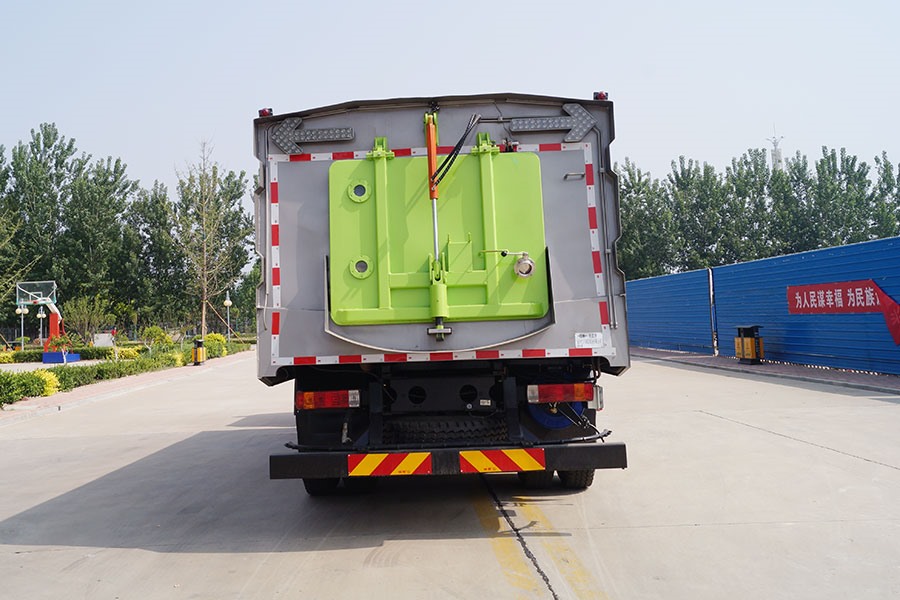 8噸洗掃車 YYD5181TXSC6(一汽解放)(正后)