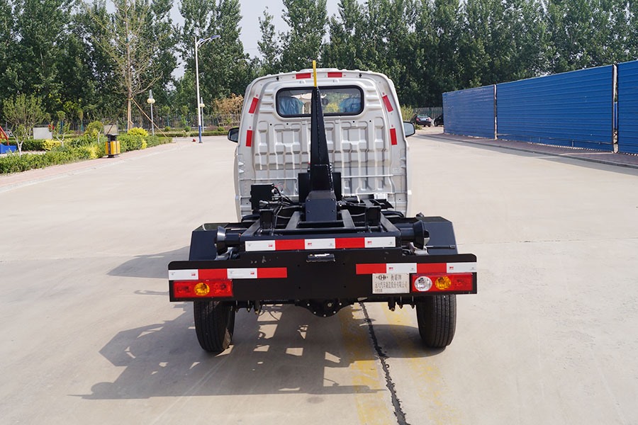 1噸車廂可卸式垃圾車YYD5030ZXXB6(正后)